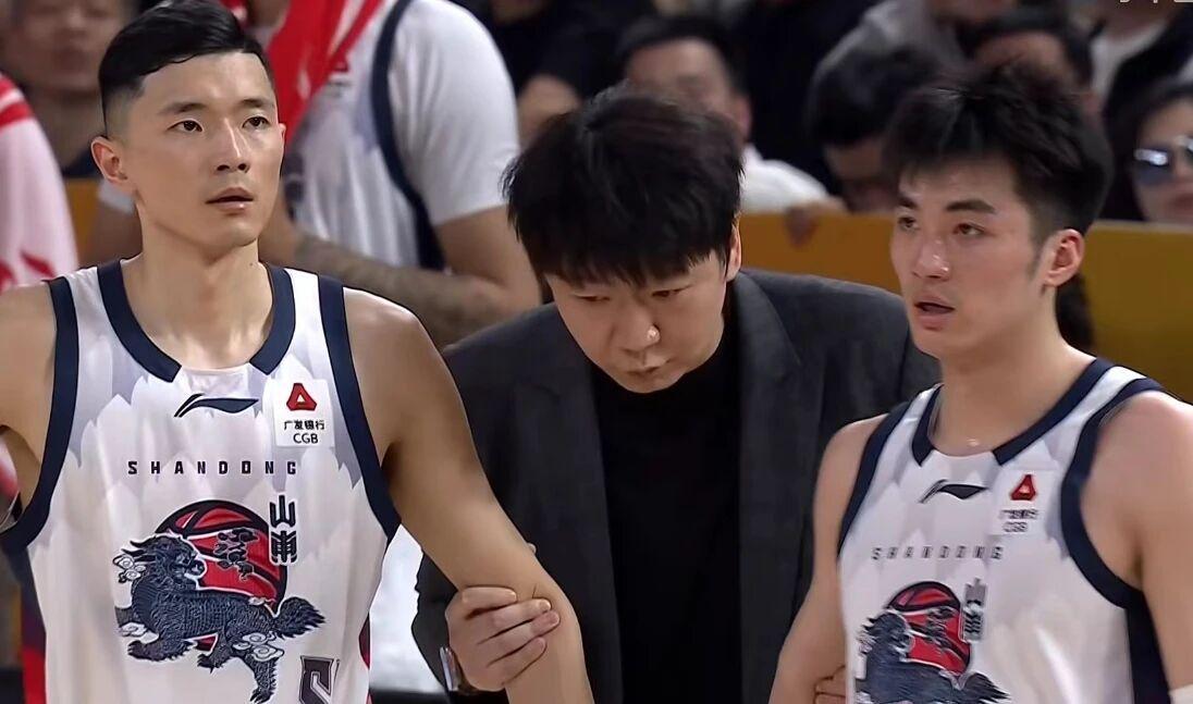 上海洛夫顿怀特塞德受伤,辽宁锁定季后赛,山东于德豪赛季报销